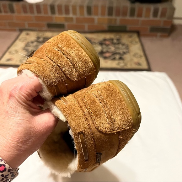 SOLD!! Ladies Sz 7 LL Bean Wicked Good Sheep Shearling Moccasin Slippers - Picture 11 of 16